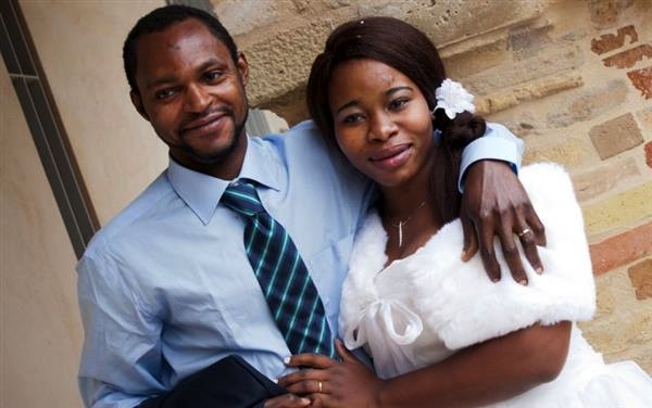 chimiary ed emmanuel, nigeriani “sposi irregolari” in italia. le nozze officiate da don vinicio albanesi